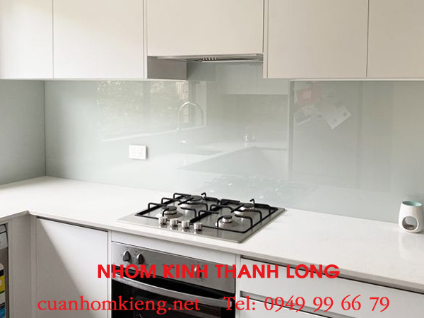 5 Đơn vị cung cấp & thi công kính ốp bếp màu trắng sữa giá rẻ, chuyên nghiệp hàng đầu kinh op bep mau trang sua3 - 5 Đơn vị cung cấp & thi công kính ốp bếp màu trắng sữa giá rẻ, chuyên nghiệp hàng đầu
