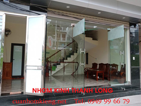 sua cua kinh quan 77 - Giới thiệu 3 tiệm sửa cửa kính Quận 7 Tphcm tận nhà, giá rẻ, chuyên nghiệp