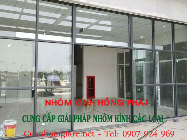 vach nhom kinh he 7002 - Giảm ngay 20% chi ph&iacute; thi c&ocirc;ng v&aacute;ch nh&ocirc;m k&iacute;nh hệ 700 trong th&aacute;ng n&agrave;y.