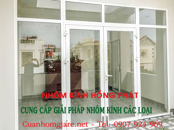cuanhomkinhmautrangsua2 - Chỉ từ 500k/m2, nhận ngay g&oacute;i l&agrave;m cửa nh&ocirc;m k&iacute;nh trắng sữa trọn g&oacute;i, uy t&iacute;n nhất tại Hồng Ph&aacute;t
