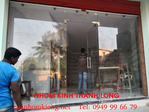 sua cua kinh cuong luc2 - Sửa cửa k&iacute;nh cường lực Tphcm tận nơi uy t&iacute;n: 30 ph&uacute;t c&oacute; mặt ngay!