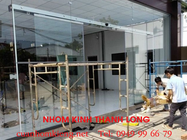Sửa cửa kính thủy lực tận nhà: Giải pháp chuyên nghiệp, tiết kiệm 30% chi phí tại Thành Long sua cua kinh thuy luc6 - Sửa cửa kính thủy lực tận nhà: Giải pháp chuyên nghiệp, tiết kiệm 30% chi phí tại Thành Long