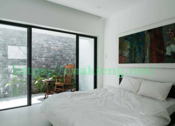 giacuanhomphongngugiare10 360x260 - Chính xác 100%: 6 Bảng giá cửa nhôm phòng ngủ giá rẻ tối mật mới cập nhập