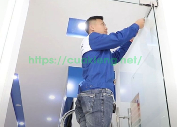 sua cua kinh cuong luc 360x260 - Sửa cửa kính cường lực Tphcm tận nơi uy tín: 30 phút có mặt ngay!